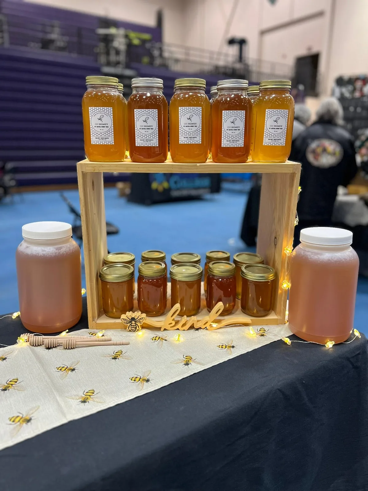 Liquid honey and creamed honey side by side